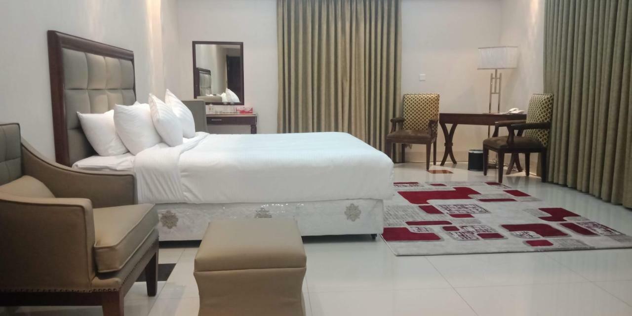 The Royal Paradise Dhaka Exterior photo