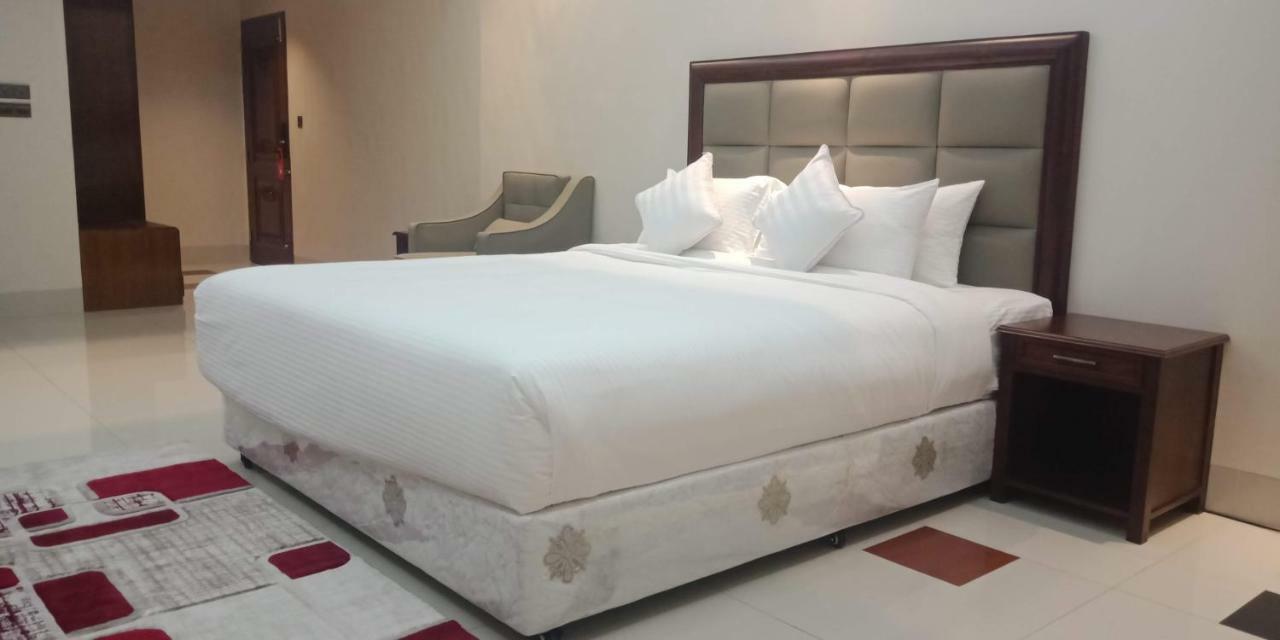The Royal Paradise Dhaka Exterior photo